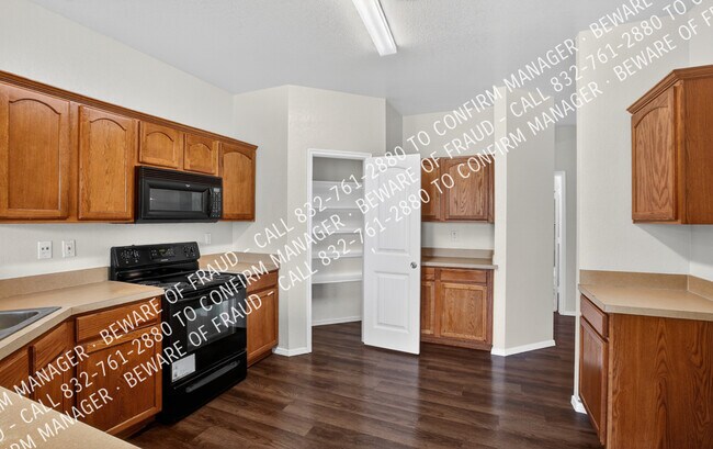 Building Photo - 2816 Blue Heron Dr