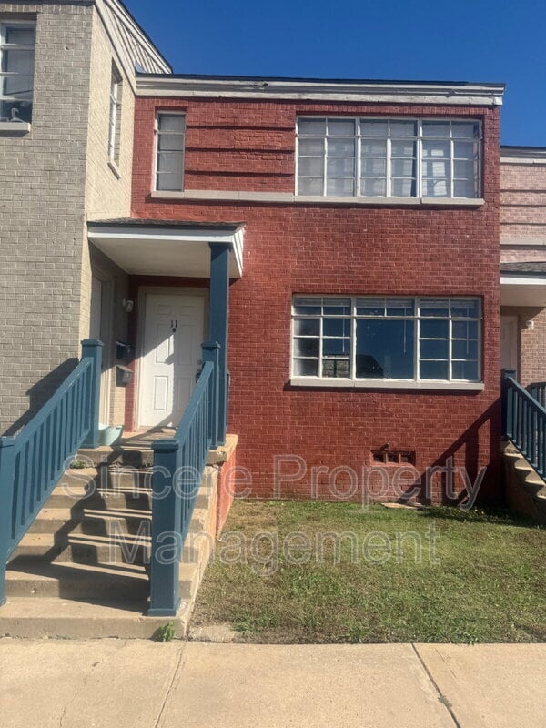 Primary Photo - 1931 NE 25th St