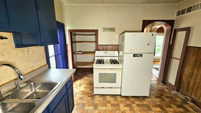 Building Photo - 490 Grand St