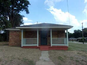 Building Photo - 1486 Stevenson St