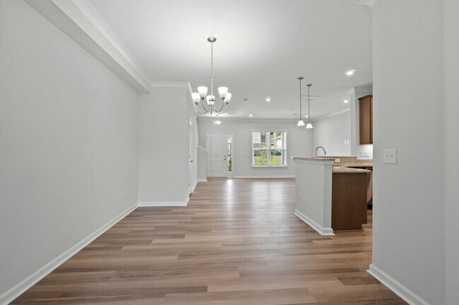 Building Photo - Like A Brand New 3 Bedroom Townhome in the...