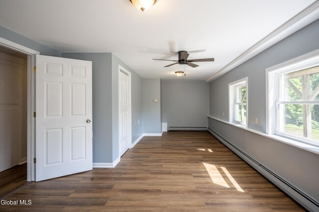 Building Photo - 871 Trout Lake Rd