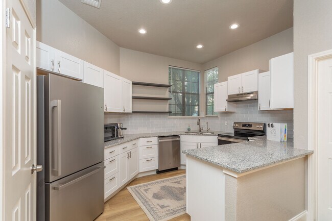 Building Photo - 11306 Cedar Park