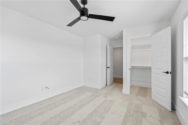 Building Photo - 4300 SW Adams Rd