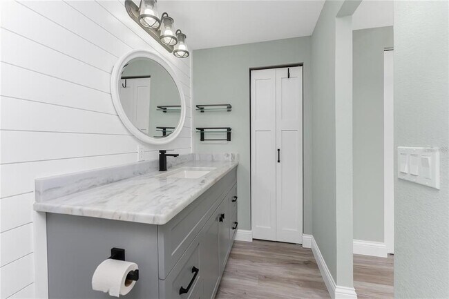 Building Photo - 11916 SW Newman Terrace