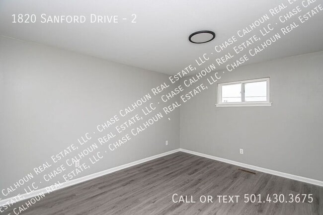 Building Photo - 1820 Sanford Dr