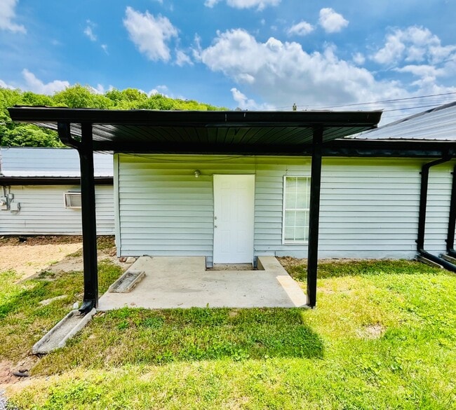 Building Photo - 2032 Mill Creek Rd SW