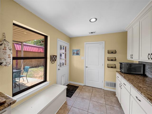 Building Photo - 2609 Fountainview Dr