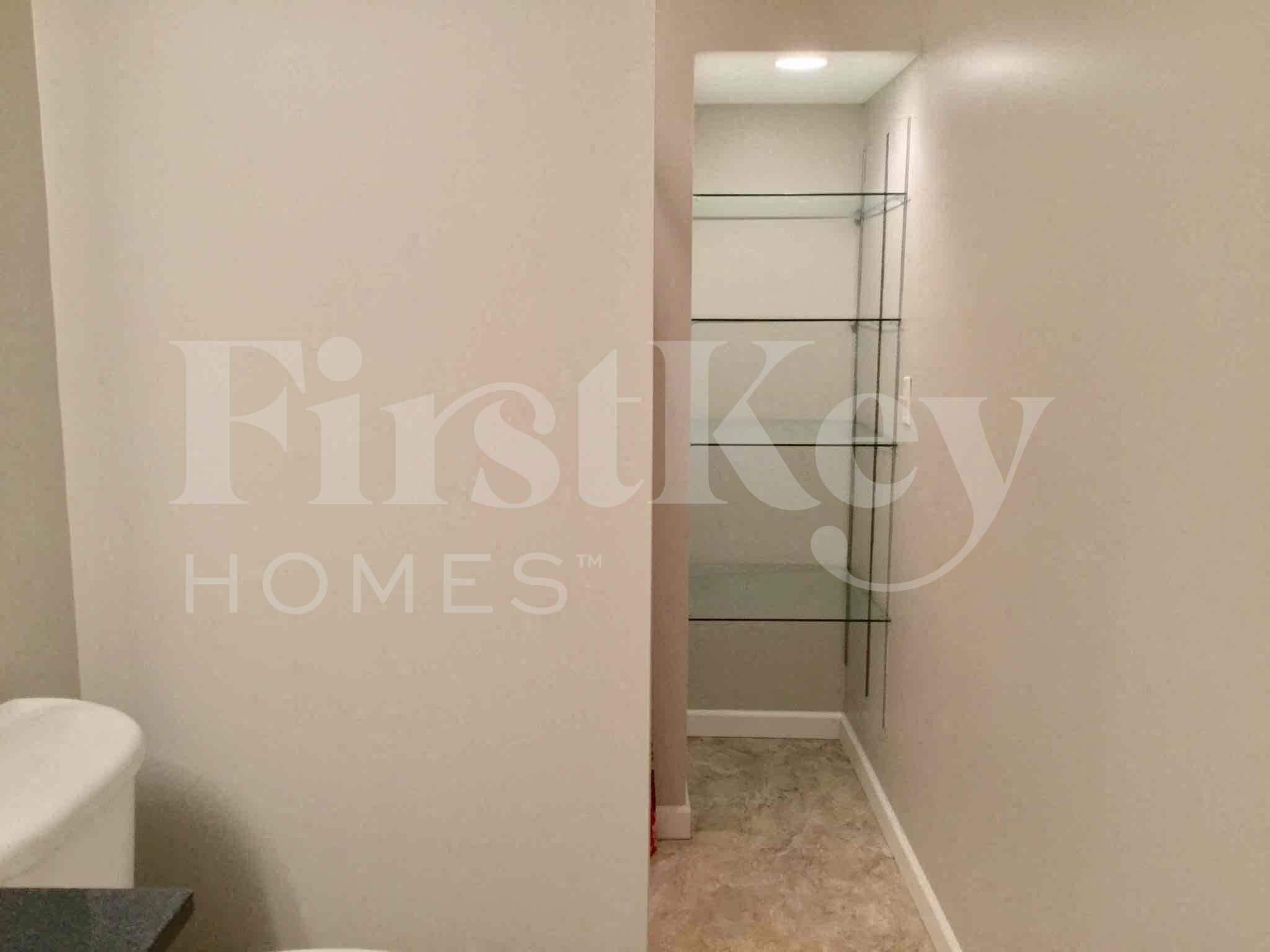 Building Photo - 8560 Elmcreek Ct