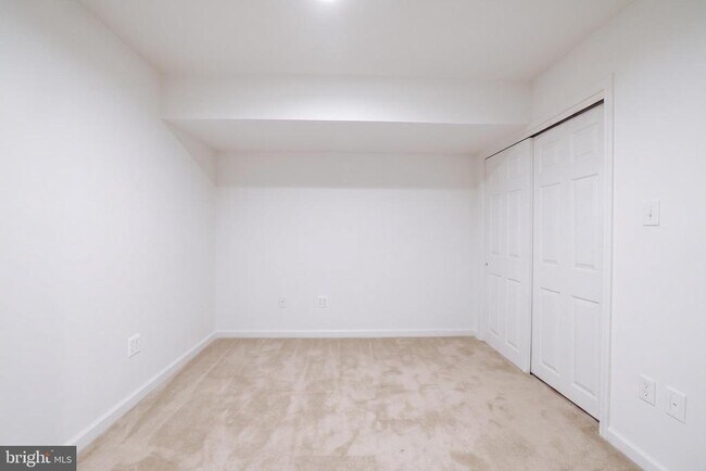 Building Photo - 6 Ocean Breeze Ct