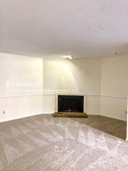 Building Photo - 302 Patriot Ln
