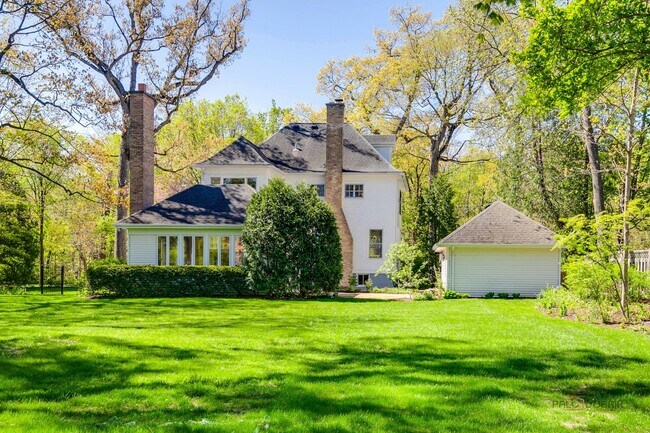 Building Photo - 544 Ravine Ave