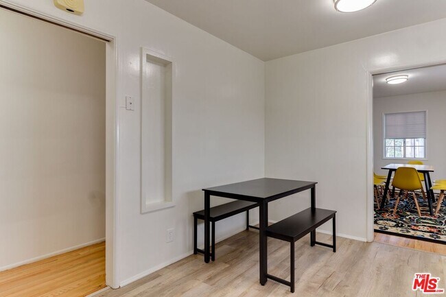 Building Photo - 4360 McLaughlin Ave