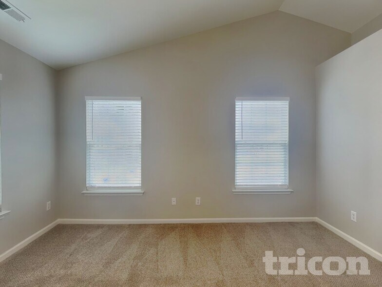 Building Photo - 3101 Rendezvous Dr