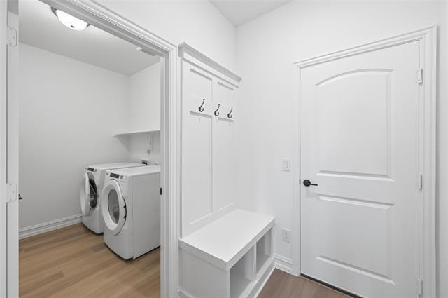 Building Photo - 765 Brozgold Ave