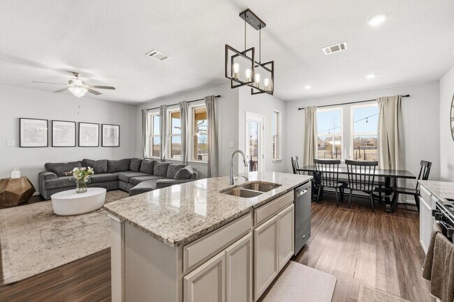 Building Photo - 13500 Rosebud Isle Dr