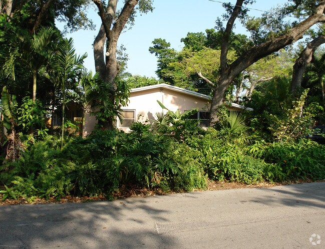 Building Photo - 801 SW 14th Ave