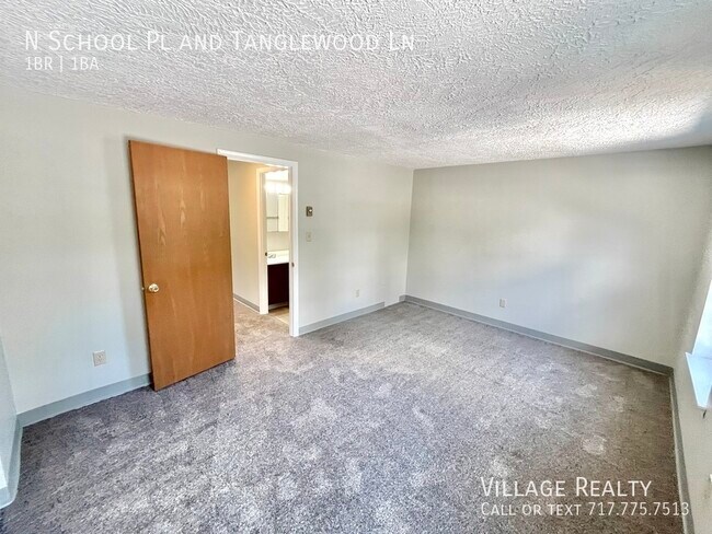 Building Photo - 335 N School Pl