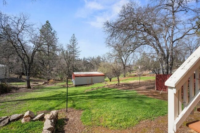 Building Photo - 419 Greenwood Dr