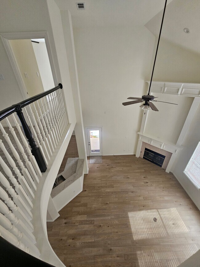 Building Photo - 1732 Auburn Dr