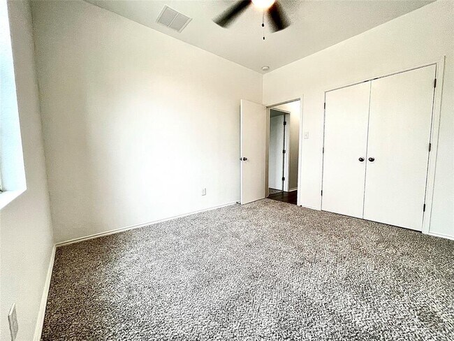 Building Photo - 1808 Paseo Verde Dr