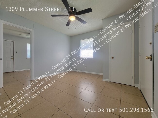 Building Photo - 1309 Plummer St