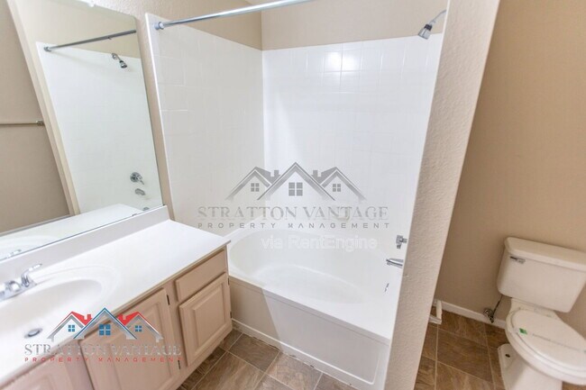 Building Photo - 16013 S Desert Foothills Pkwy