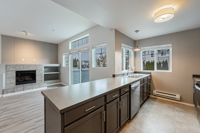 Building Photo - Looking for a place to call home, look no further.  Move-in ready, call and schedule a showing.