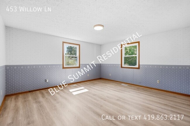 Building Photo - 453 Willow Ln
