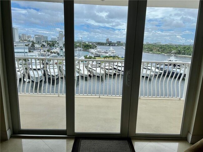 Building Photo - 1 Las Olas Cir