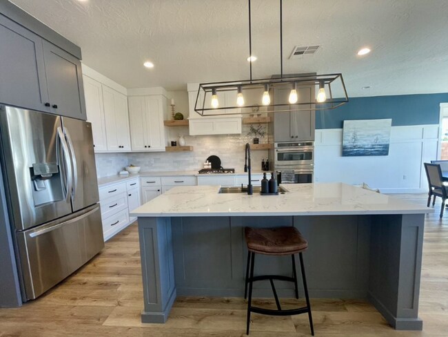 Building Photo - 997 Willow Breeze Ln