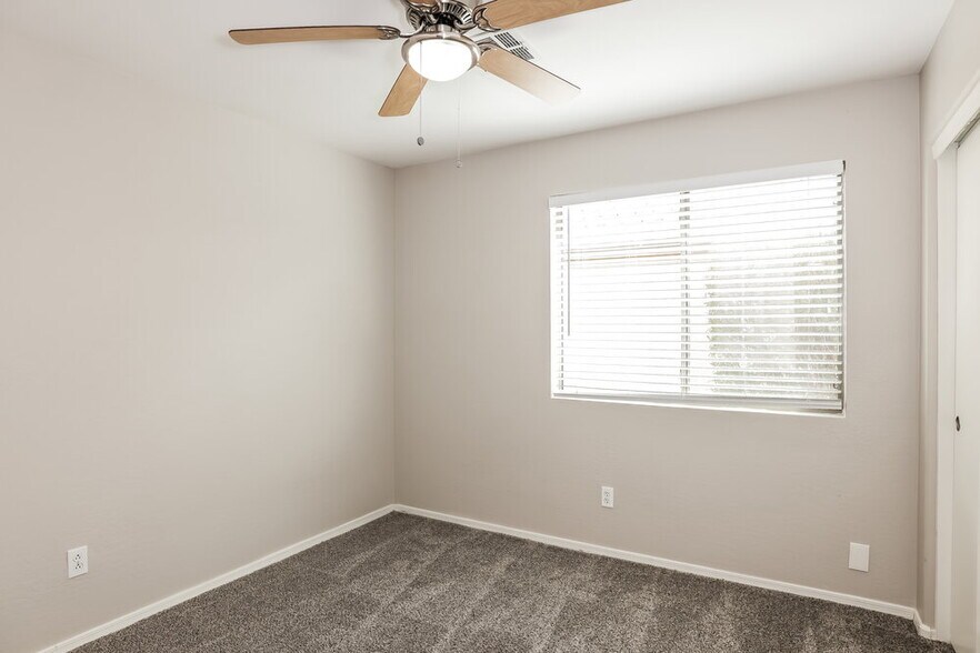 Building Photo - 14756 W Maui Ln