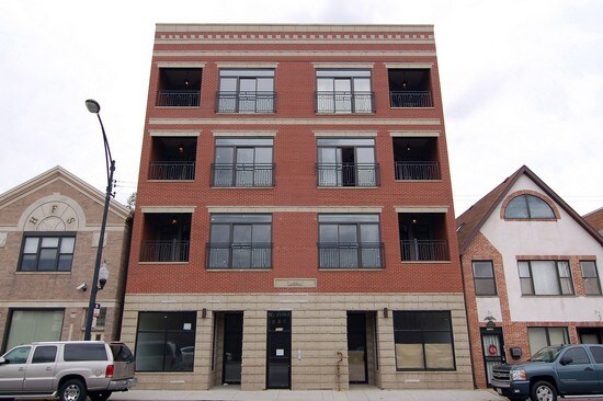 Primary Photo - 3110 W Belmont Ave