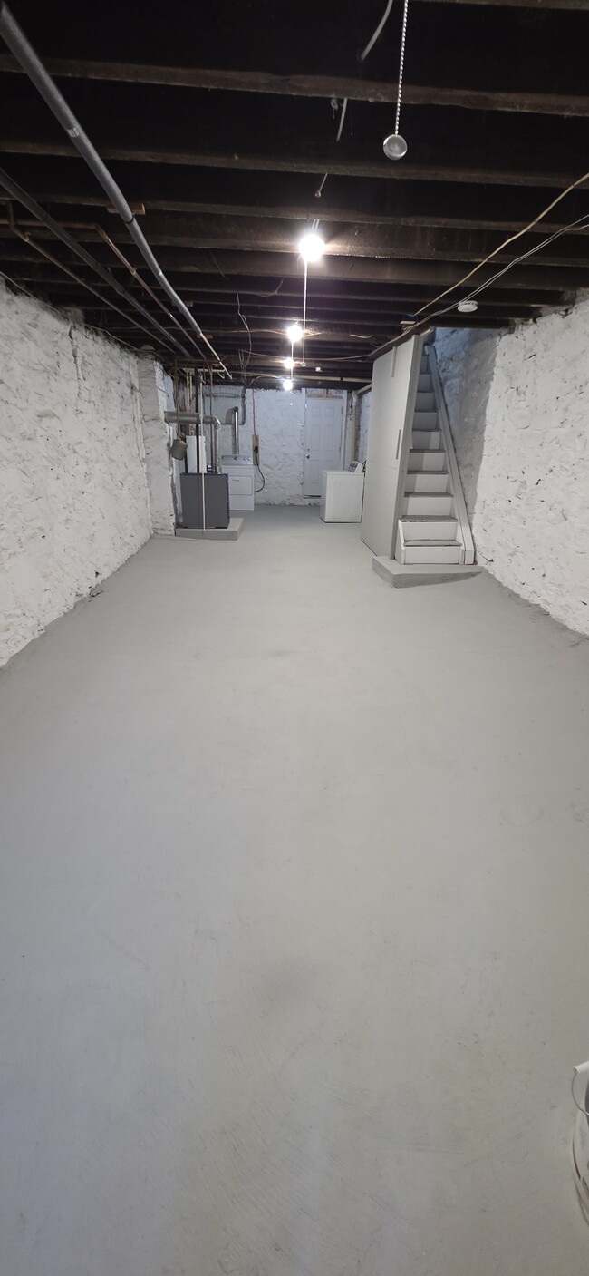 Building Photo - 1626 Ashburton St