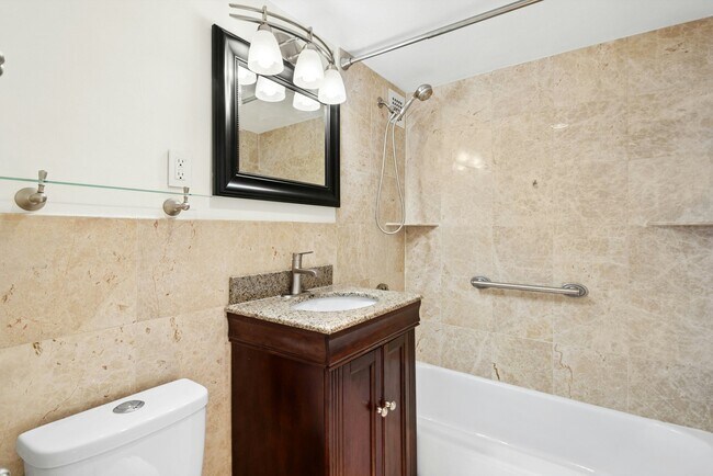 Building Photo - 8 Whittier Pl