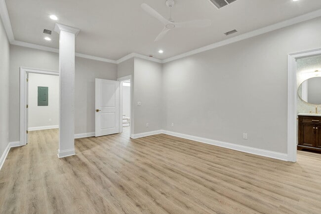 Building Photo - 240 Central St NW