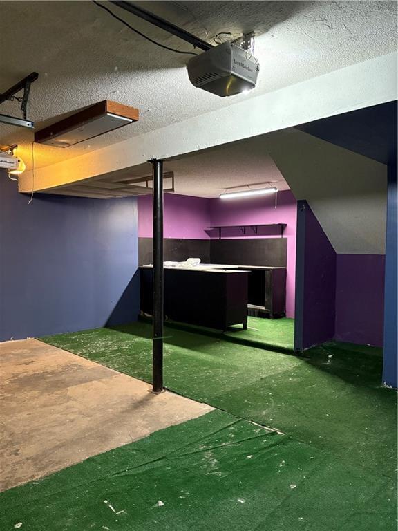 Building Photo - 1562 Linksview Close