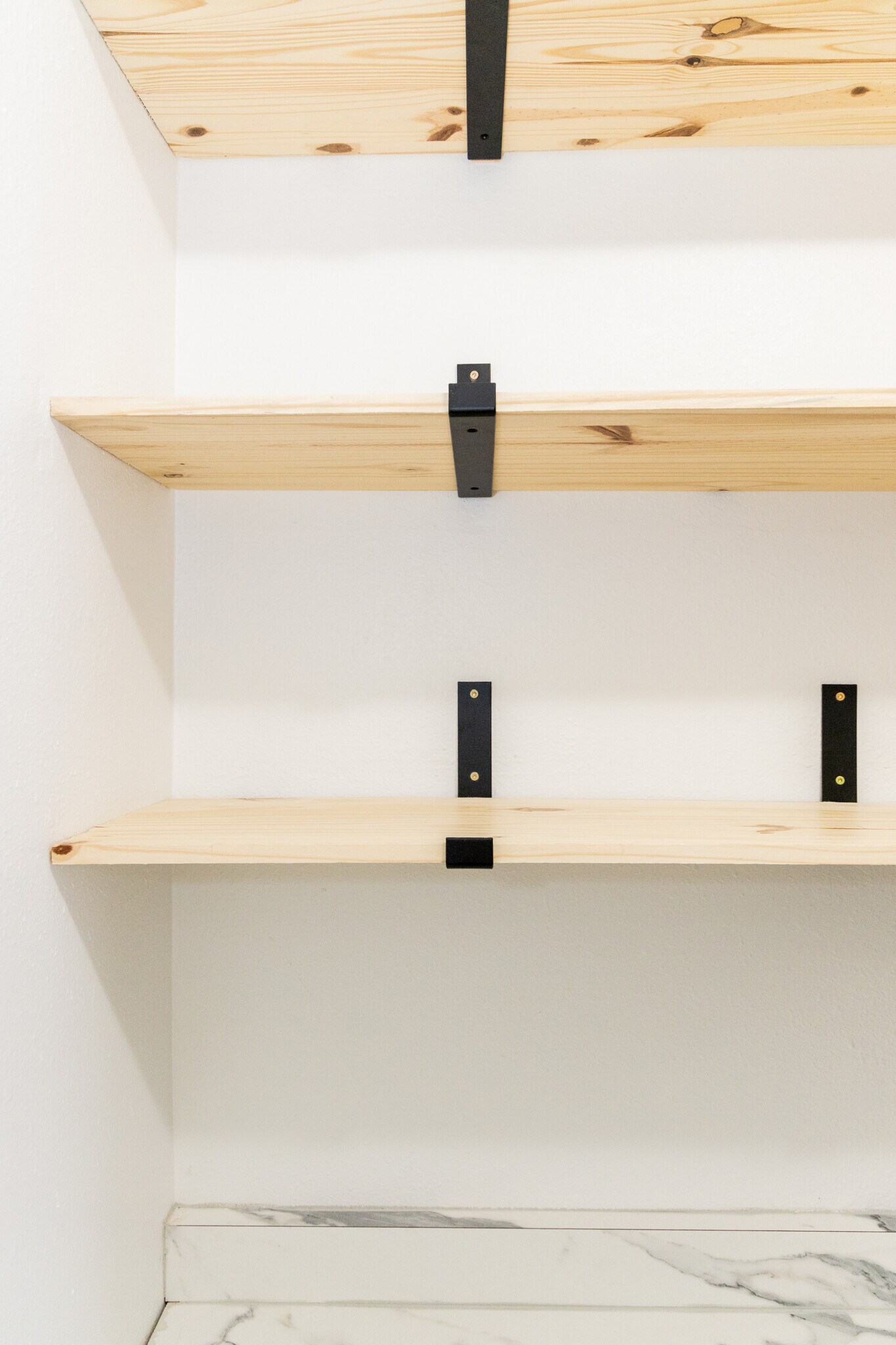 Building Photo - 711 S Phillips Ave