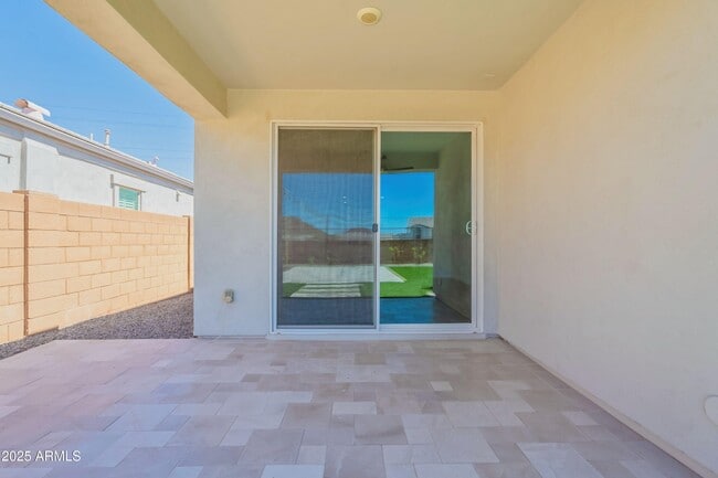 Building Photo - 2055 E Northwood Dr