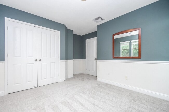 Building Photo - 8343 Sedona Ridge Dr