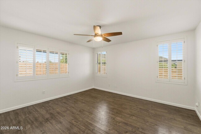 Building Photo - 2212 E Vista Bonita Dr
