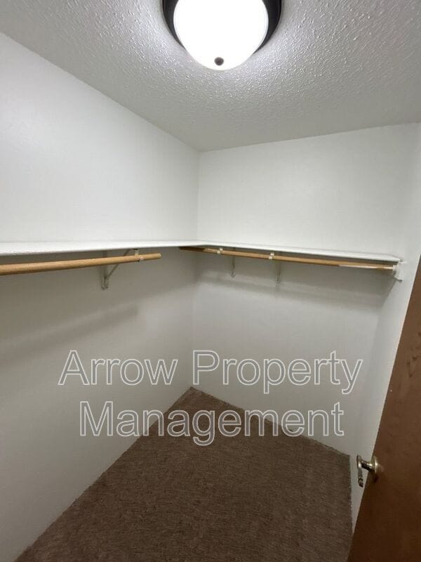 Building Photo - 201 E Arbor Ave