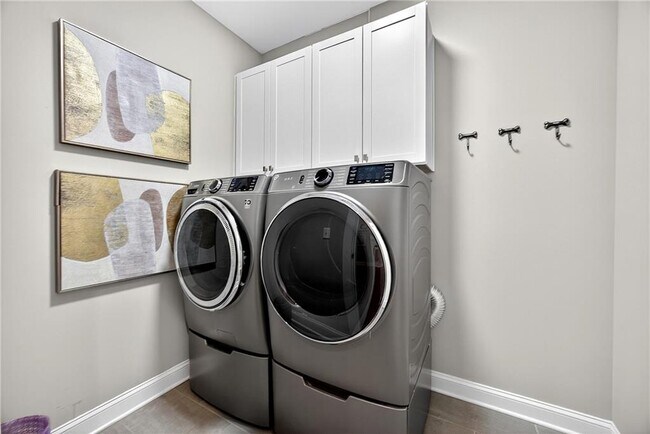 Building Photo - 2675 Sugar Mill Dr SE