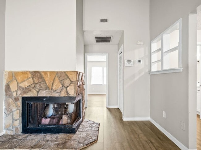 Building Photo - 115 Susan Dr