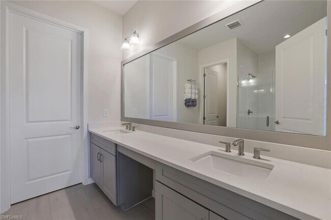 Building Photo - 14716 Kingfisher Lp