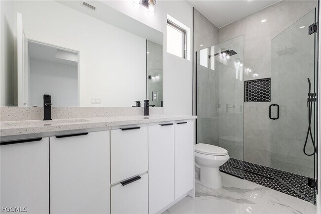 Building Photo - 2713 25th St SW