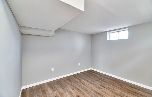 Building Photo - 255 Florisota Dr