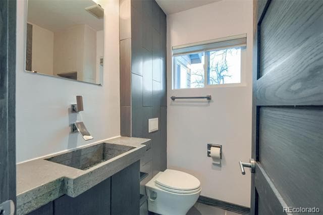 Building Photo - 2798 S Lincoln St