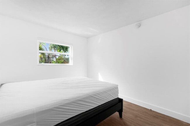 Building Photo - 1439 S Ocean Blvd