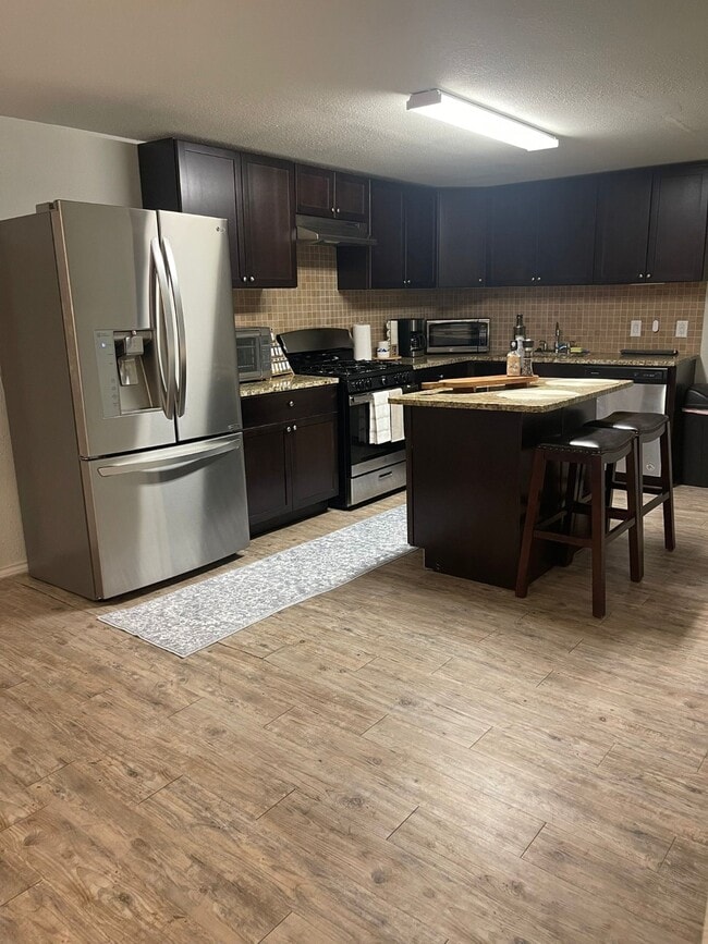 Building Photo - 2010 Caplin St